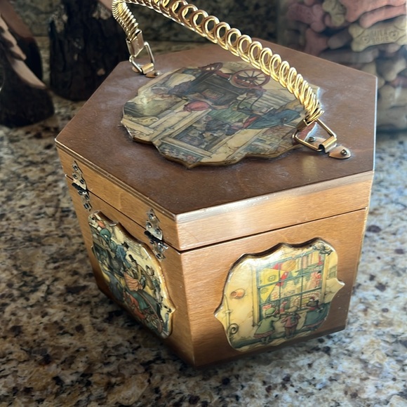 Purse - Picture 3 of 4